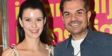 Beren Saat: Şartları iyileşmeden dönmeyeceğim