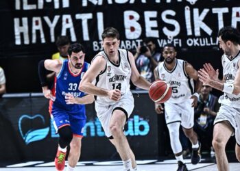 Beşiktaş, Anadolu Efes’i geçip seriyi eşitledi!