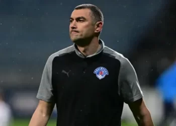 Burak Yılmaz, Kasımpaşa’dan ayrıldığını duyurdu!