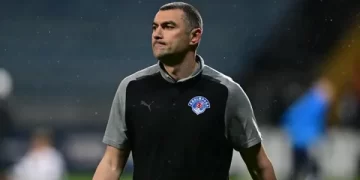 Burak Yılmaz, Kasımpaşa’dan ayrıldığını duyurdu!