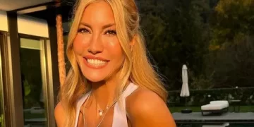 Çağla Şıkel çeşme’de görüntülendi