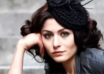 Deniz Çakır, Sibel Taşçıoğlu’nun “Çarpıntı” dizisiyle ekranlara geri dönüyor!