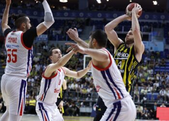 Fenerbahçe Beko, Bahçeşehir Koleji’ni farklı yendi!