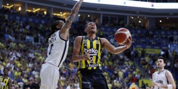 Fenerbahçe Beko, seride öne geçti!