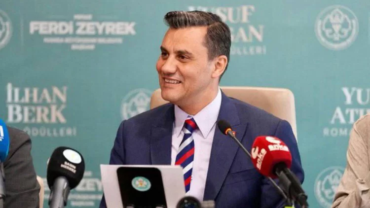 Elektrik akımına kapılan Ferdi Zeyrek’in sağlık durumu ciddiyetini koruyor. Konuyla ilgili son bilgilendirmeyi hastanın doktoru ve CHP Genel Başkanı Özgür Özel yaptı.