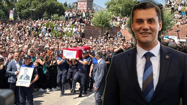 Manisa Büyükşehir Belediye Başkanı Ferdi Zeyrek hayatını kaybetti.