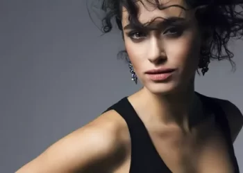 Hande Doğandemir’den  dolu dizgin aşk itirafı! ‘Şu an keyfimiz yerinde’