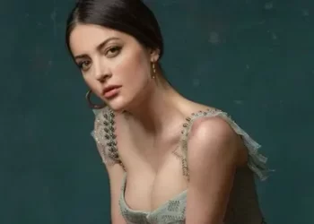 İrem Sak’tan ünlülere olay gönderme! ‘Havaalanı röportajım yok, çünkü çağırmadık’