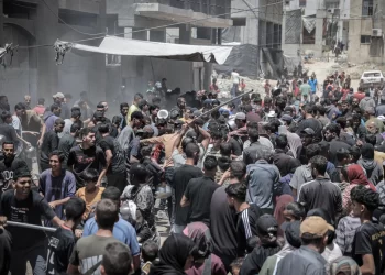 İsrail yardım almaya çalışan Filistinlilere saldırdı: 31 kişi yaşamını yitirdi