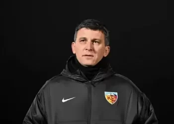 Kayserispor, Jakirovic ile yollarını ayırdı!