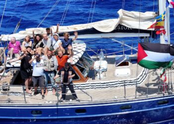 İsrail, Madleen gemisindeki 2 Türk dahil 6 aktivisti sınır dışı edecek!