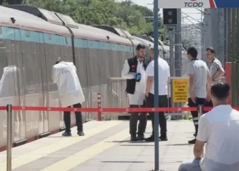 Marmaray’da intihar girişimi!