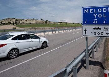 Bakan Uraloğlu paylaştı: Türk marşından sonra yeni melodili yol!
