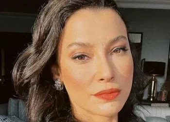 Müjde Uzman’ın plaj şıklığı