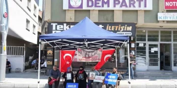 Muşlu ailelerin evlat nöbetinde umutlu bekleyişi sürüyor!