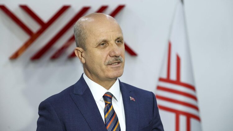 Yükseköğretim Kurulu (YÖK) Başkanı Erol Özvar, 21-22 Haziran tarihlerinde yapılacak Yükseköğretim Kurumları Sınavı'na (YKS) girecek adaylara ve ailelerine yönelik bir mesaj yayımladı.