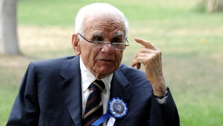 Sağlık Bakanı Kemal Memişoğlu, "Yüzyılın En İyi Beyin Cerrahı" unvanına sahip Prof. Dr. Gazi Yaşargil'in yaşamını yitirdiğini açıkladı.