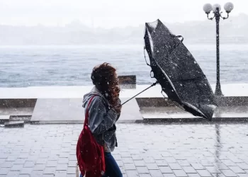 Dokuz il için sarı kodlu uyarı: Sağanak ve fırtına geliyor