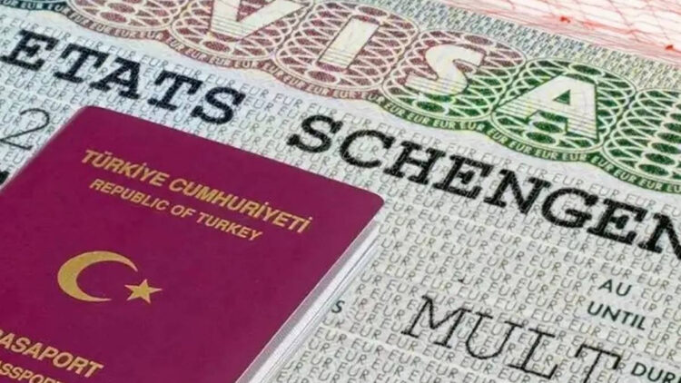 Türk vatandaşlarının karşılaştığı Schengen vize krizine, randevu bulma sıkıntısı da eklenince sorunlar daha da derinleşti.