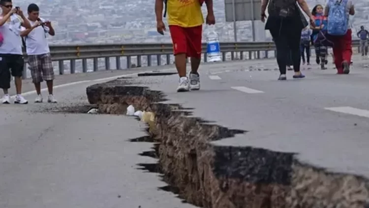 Şili’nin Atacama bölgesinde 6,4 büyüklüğünde meydana gelen deprem paniğe neden oldu.