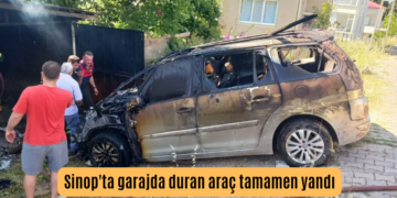 Sinop’ta, garajda duran araç tamamen yandı!