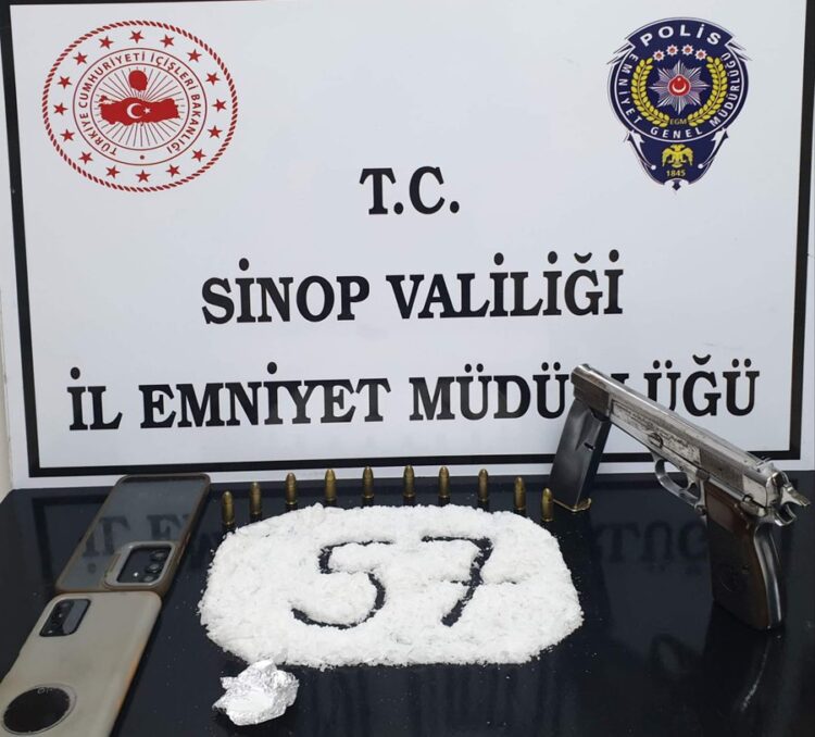 sinopta uyusturucu ve kacak alkol ele gecirildi habermeydan