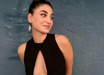 Kızıl Goncalar’ın Birgül’ü Sitare Akbaş yeni aşka adım attı! Cengiz Orhonlu ile aşk tatili!