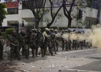 California’daki protestolar ikinci gününe girdi: Trump 2 bin Ulusal Muhafız gönderdi