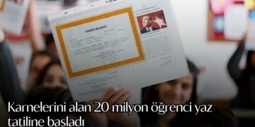 Karnelerini alan 20 milyon öğrenci yaz tatiline başladı