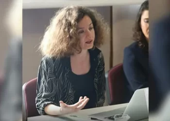 Leman’a yapılan saldırıya tepki gösteren Barış Akademisyeni Aslı Aydemir tutuklandı