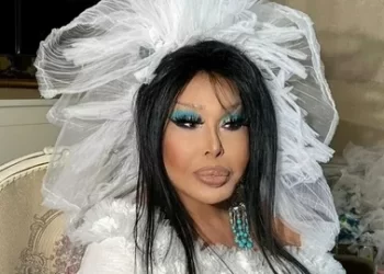 Tatil moduna giren Bülent Ersoy’un makyajsız hali ortaya çıktı!