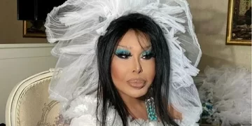 Tatil moduna giren Bülent Ersoy’un makyajsız hali ortaya çıktı!