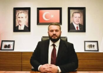 AKP Üsküdar İlçe Başkanı Erdem Demir istifa etti