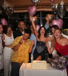 Nesrin Cavadzade 43 yasini kutladi1 habermeydan