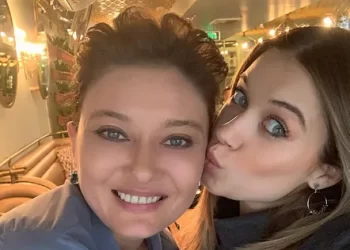 Nurgül Yeşilçay’ın gençlik hali Afra Saraçoğlu’na benzetildi