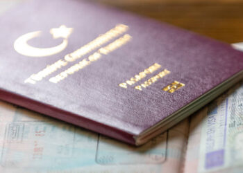 AB Komisyonu’ndan Türk vatandaşlarına Şengen vize kolaylığı