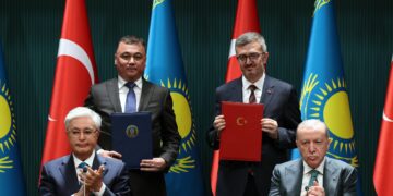 Turkiye ile Kazakistan arasinda 20 anlasma imzalandi habermeydan