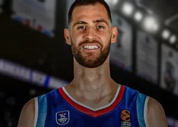 Anadolu Efes, Georgios Papagiannis’i kadrosuna kattı!