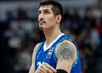 Anadolu Efes’te, Derek Willis ile yollar ayrıldı!