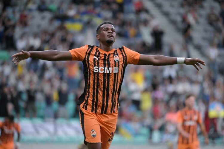 ardali shakhtar donetsk tampereeni 6 golle gecti habermeydan