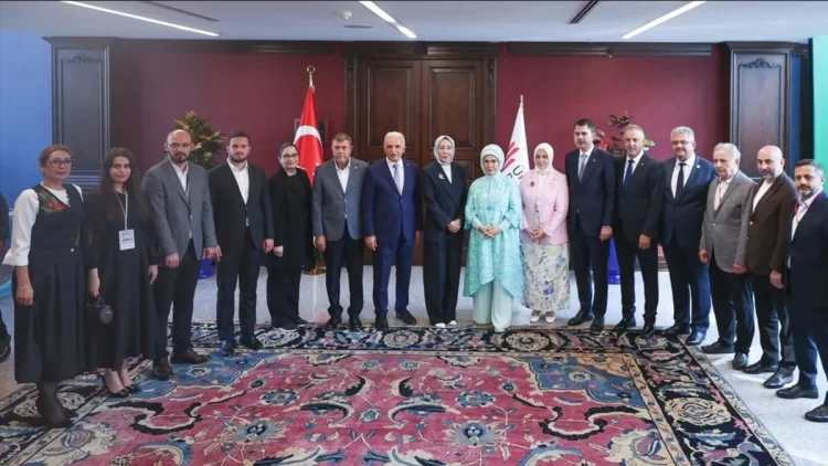 Çevre, Şehircilik ve İklim Değişikliği Bakanı Murat Kurum, Cumhurbaşkanı Recep Tayyip Erdoğan’ın eşi Emine Erdoğan’ın da katılımıyla düzenlenen Ümraniye Çevre Şöleni’nde konuşma yaptı.