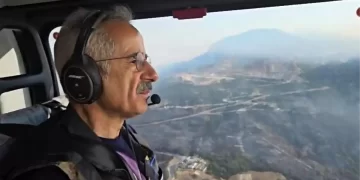 Bakan Uraloğlu, Bursa’daki yangın alanını havadan denetledi