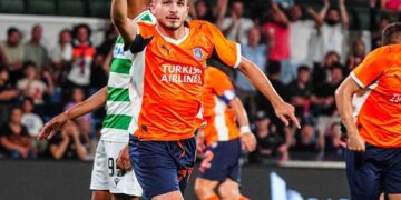 Başakşehir, Cherno More karşısında 4 golle turladı!