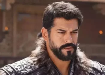 Burak Özçivit diziden ayrıldı sakalları kesti! İşte yeni imajı