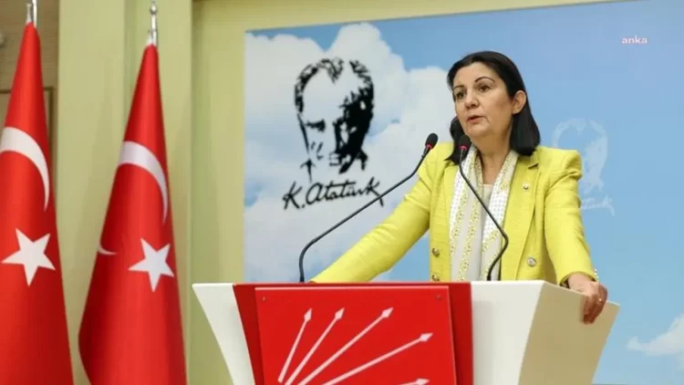 Eski CHP'li milletvekili Karabıyık hayatını kaybetti.