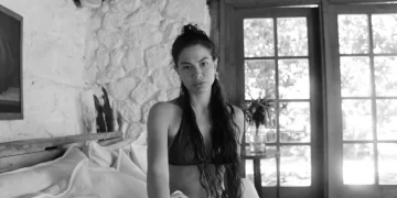 Demet Özdemir’in yeni pozları!