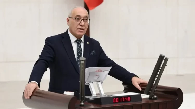 Gelecek Partisi İstanbul Milletvekili Doğan Demir, istifasını yazılı bir açıklama ile kamuoyuna duyurdu.