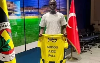 Fenerbahçe, 18 yaşındaki Abdou Aziz Fall’ı açıkladı!