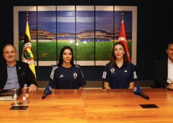 Fenerbahçe Medicana’da, 2 imza birden!