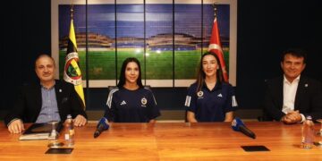 Fenerbahçe Medicana’da, 2 imza birden!